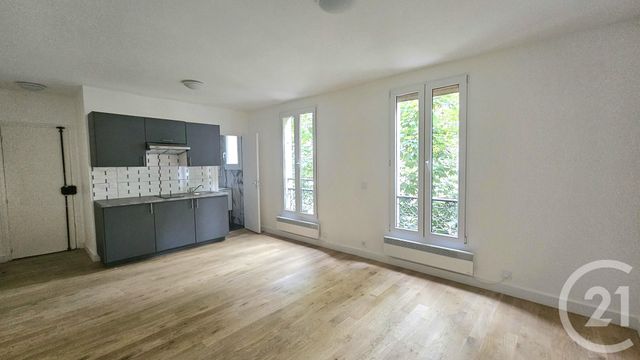 Appartement Studio à vendre - 1 pièce - 24.87 m2 - PARIS - 75018 - ILE-DE-FRANCE - Century 21 Prestige Montmartre