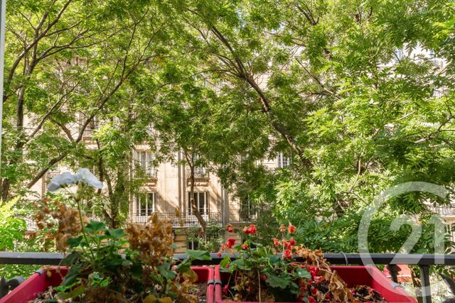 Appartement à vendre - 3 pièces - 70.04 m2 - PARIS - 75018 - ILE-DE-FRANCE - Century 21 Prestige Montmartre