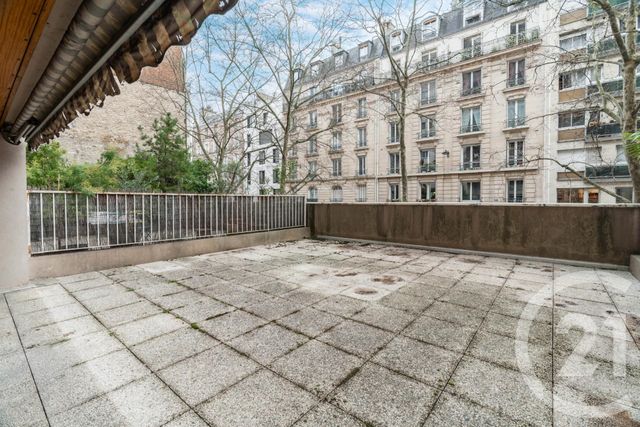 Appartement à vendre - 3 pièces - 62.01 m2 - PARIS - 75018 - ILE-DE-FRANCE - Century 21 Prestige Montmartre